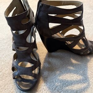 levity Brown Strappy Cutout Wedge Sandals